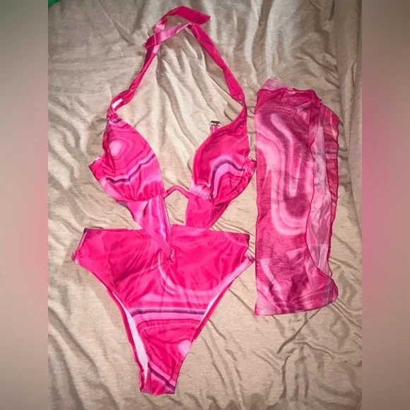 NWOT women’s one piece swimsuit/w hip wrap - Picture 1 of 5